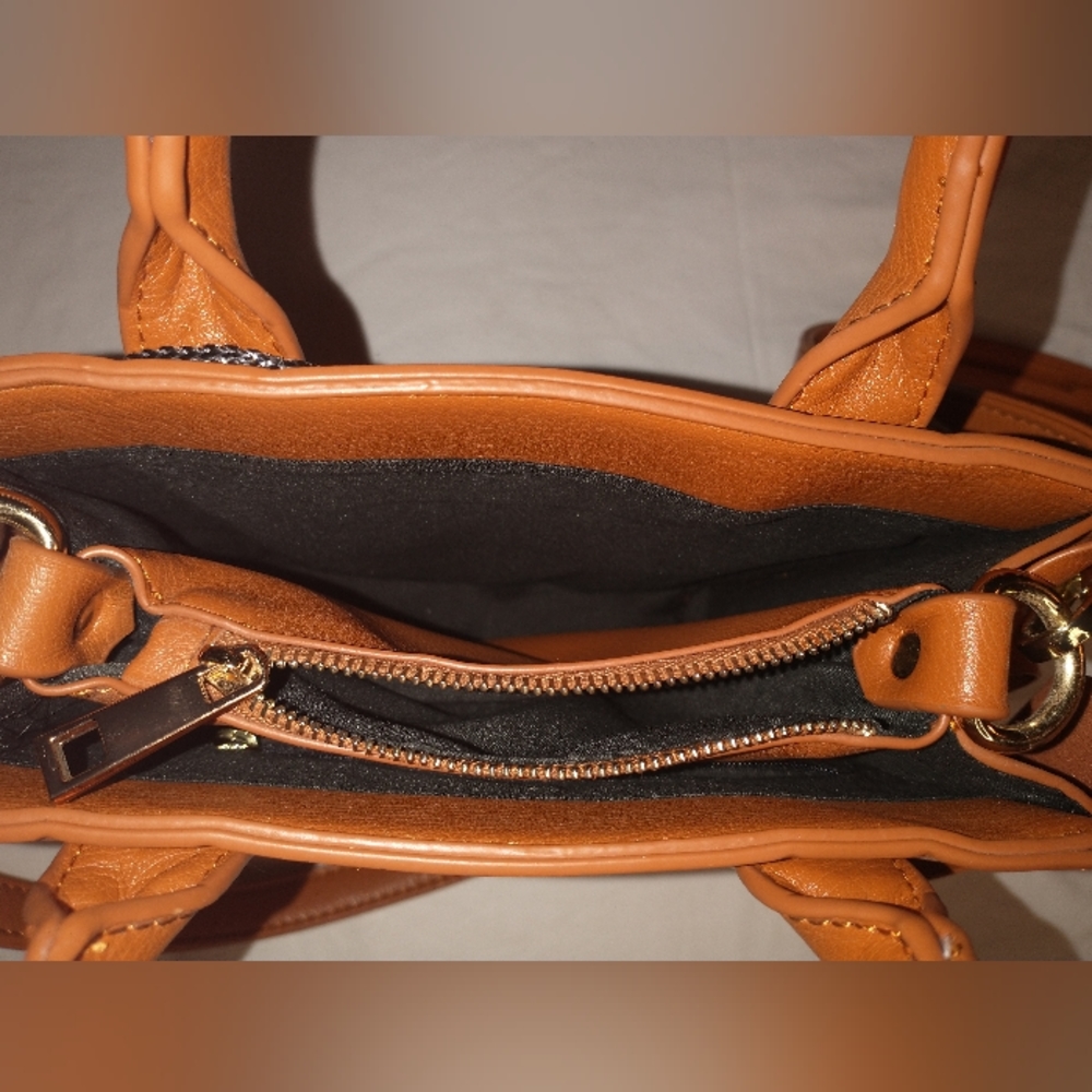 Imoshion Tan Small Crossbody/Hand purse - Picture 8 of 11